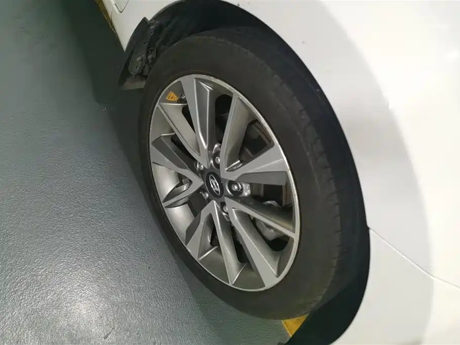 Hyundai Langdong 2015 1.6L Auto Premium фото 6