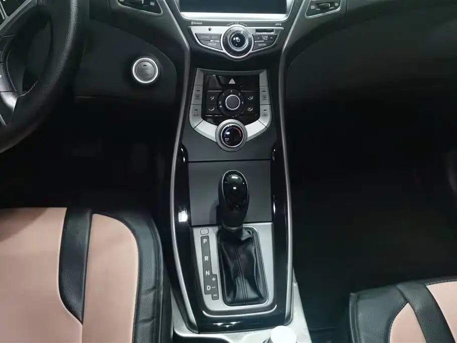 Hyundai Langdong 2015 1.6L Auto Premium фото 16