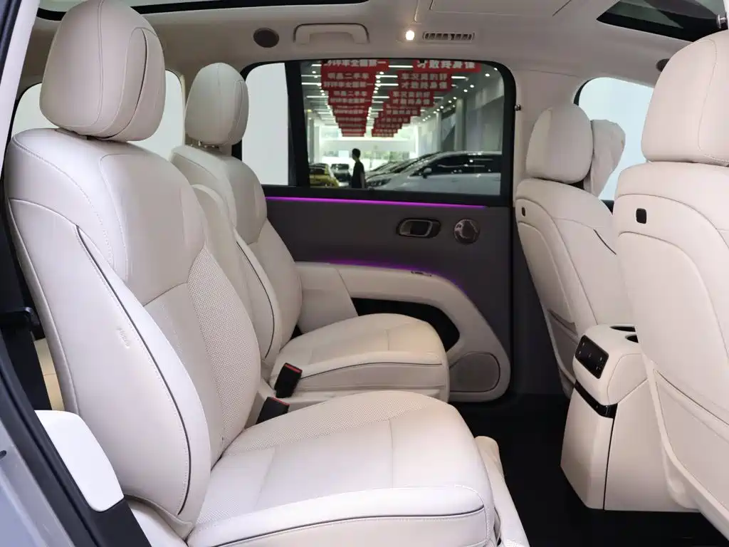 Li Auto Li i8 2026 2025 Standard Edition