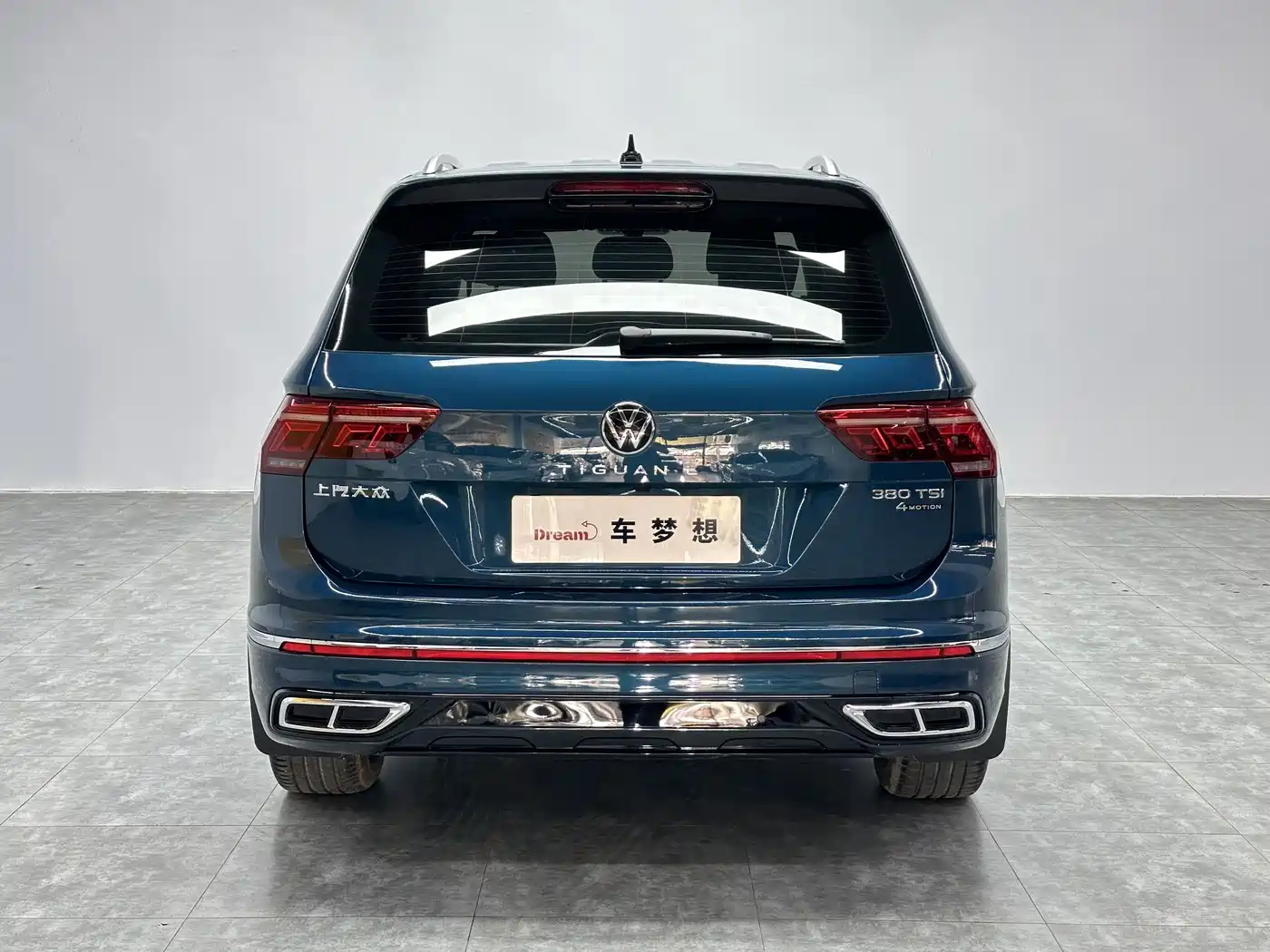 Volkswagen Tiguan L 2022 380TSI Automatic 4WD R-Line Cross Edition 7-Seater фото 4