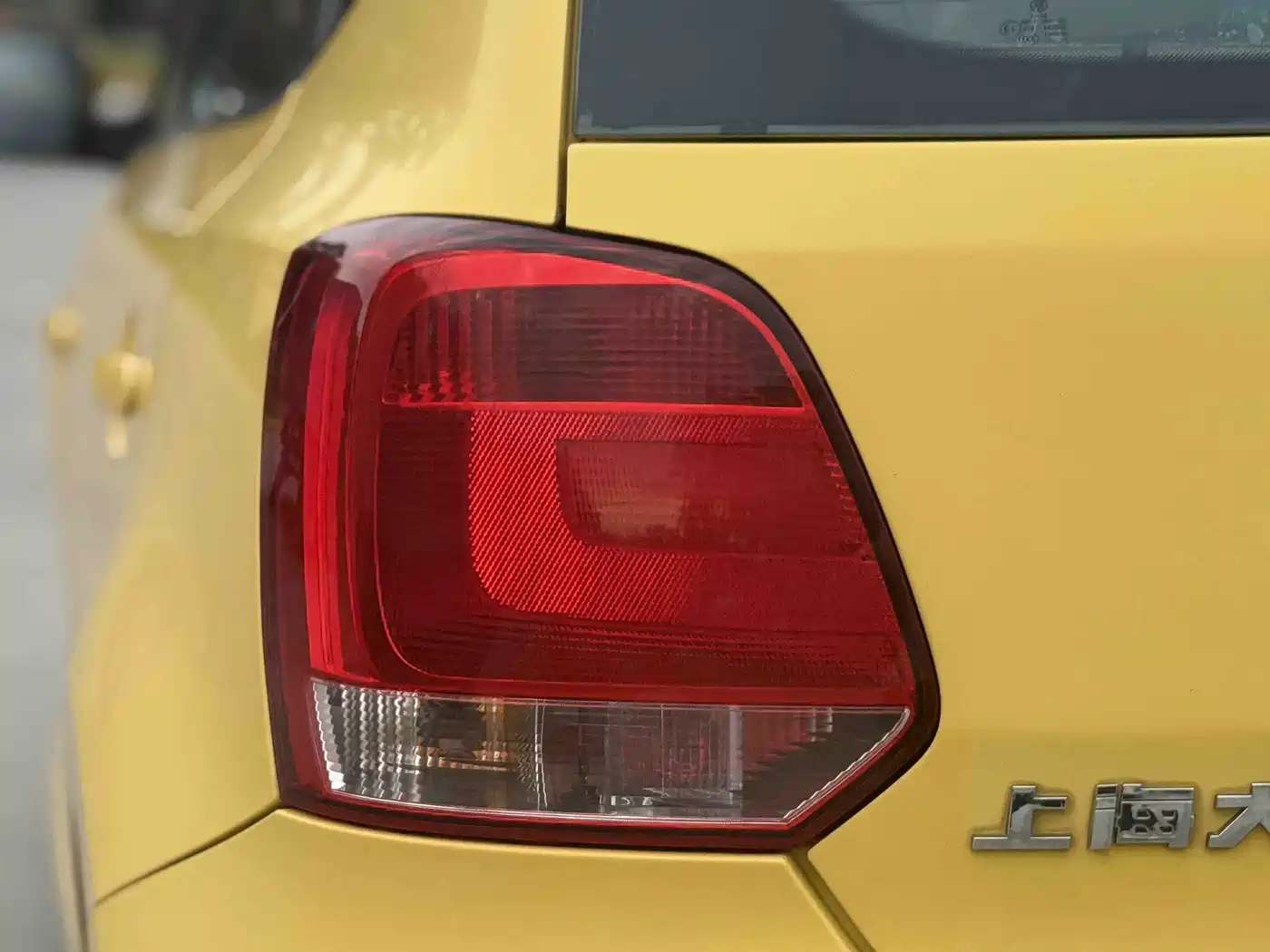 Volkswagen Polo 2011 1.6L Automatic Cool Edition фото 6