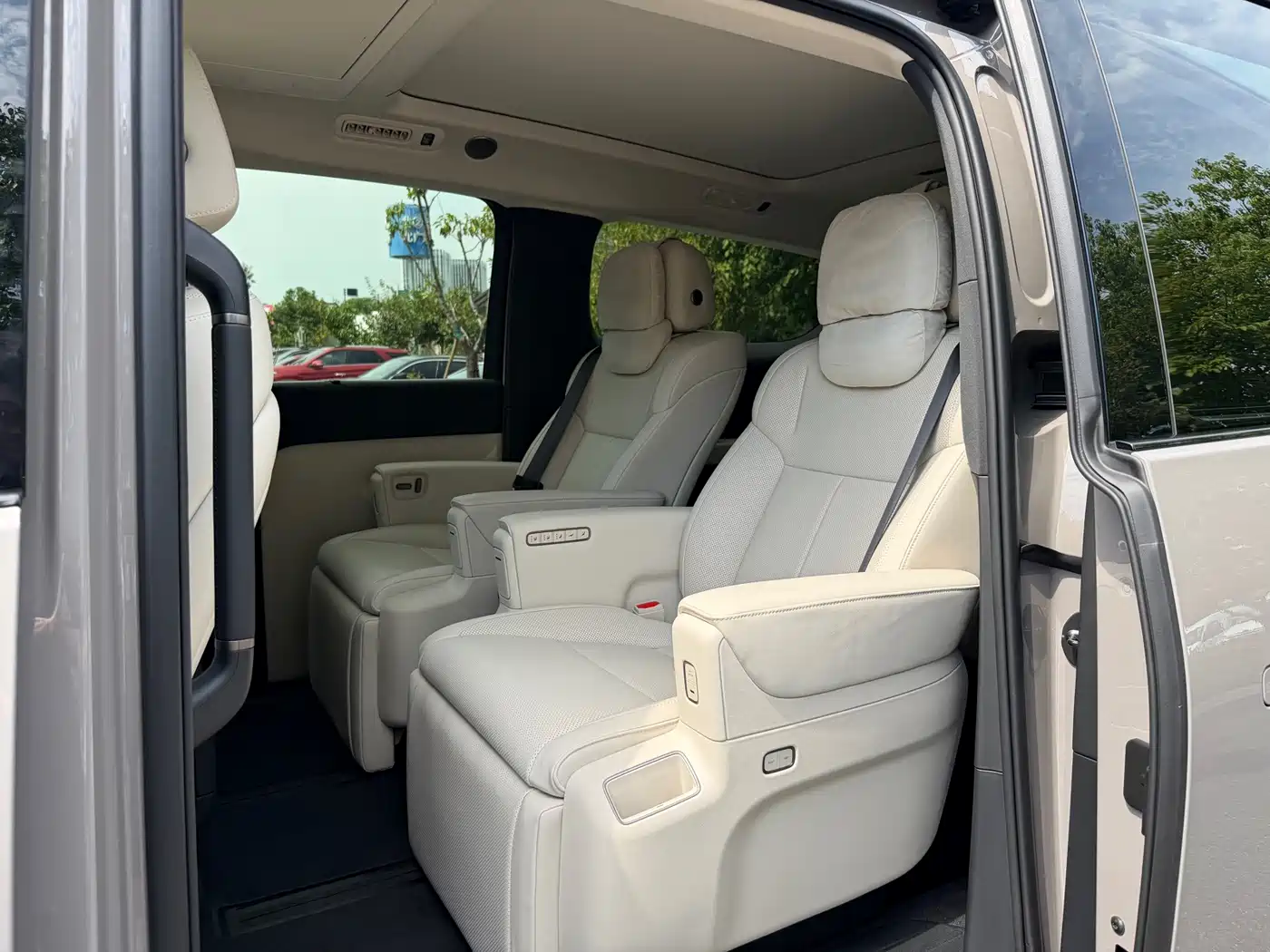 Li Auto MEGA 2026 2025 Model Home Family Special Edition