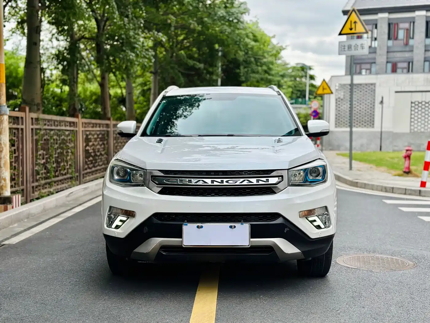 Фото 2 - Changan CS75