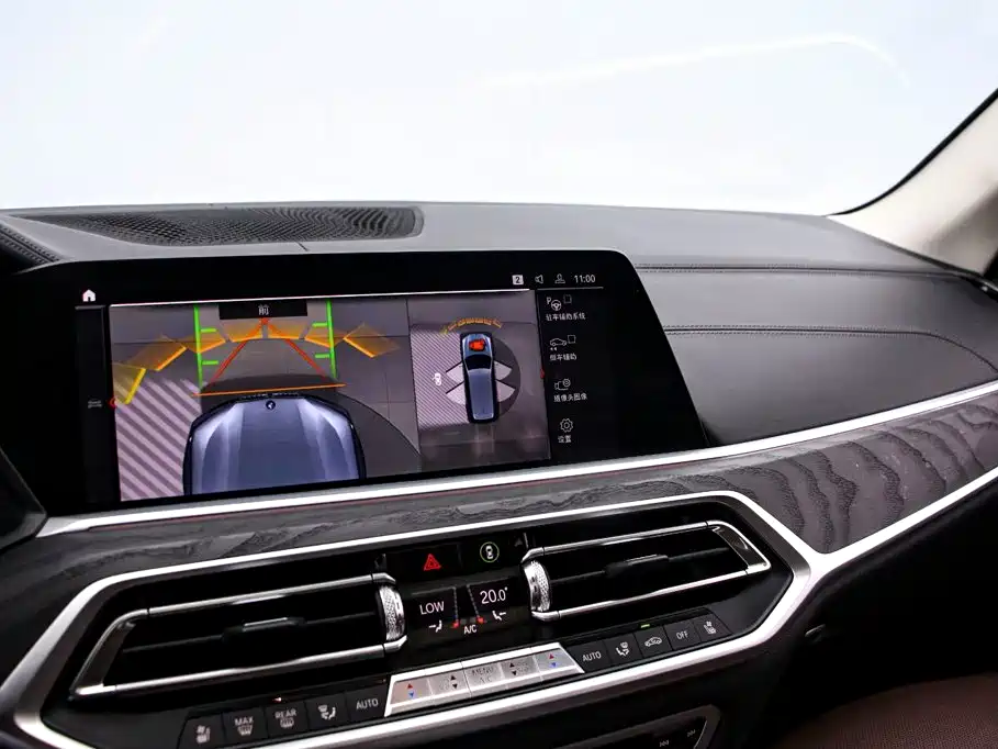 Photo 8 - BMW X7