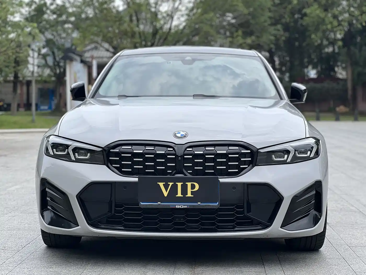 BMW 3 Series 2023 325Li M Sport Black Night Package фото 2
