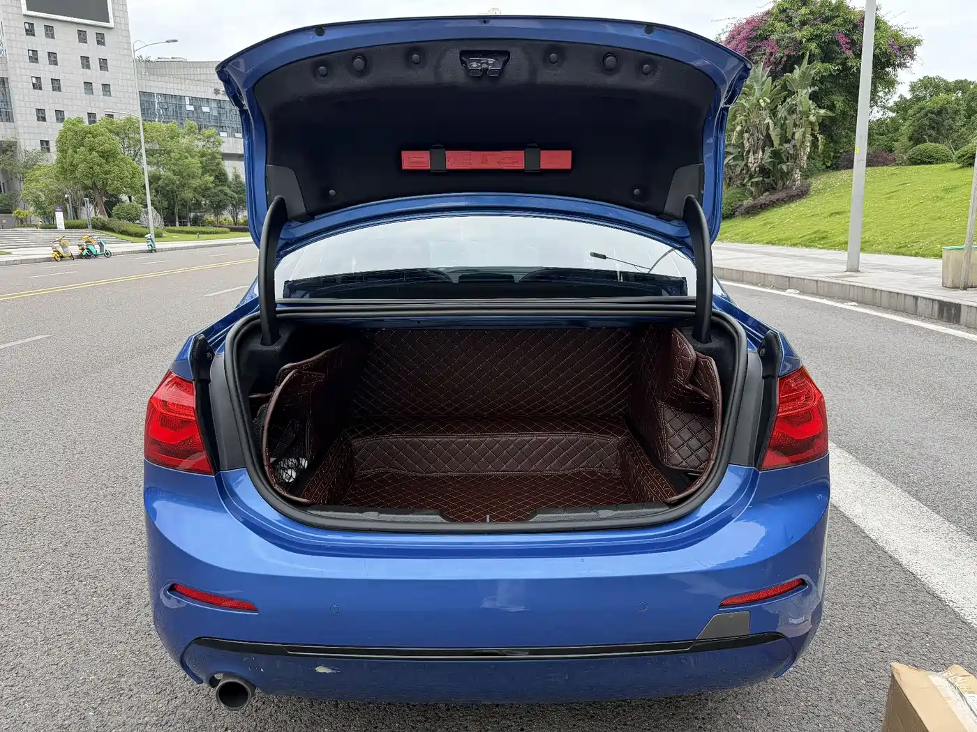 BMW 1 Series 2018 118i Sport Edition фото 9