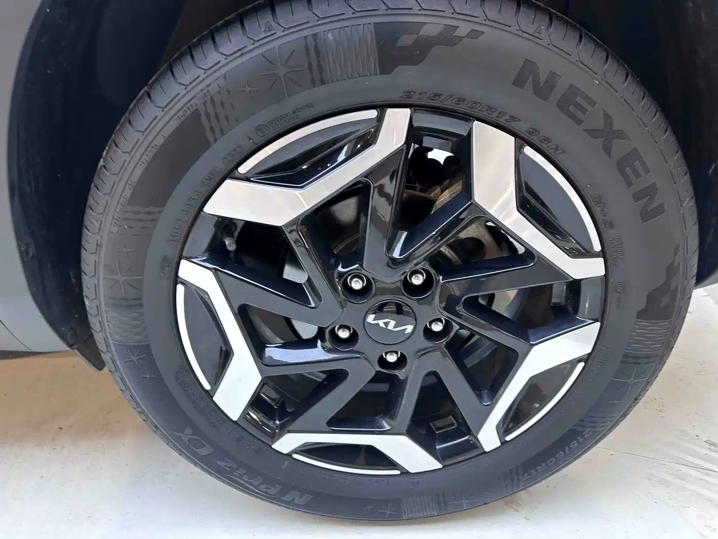 Kia Seltos 2023 1.5L CVT Premium Edition фото 16