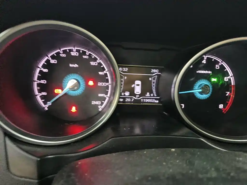 Zotye SR7 2016 2016 1.5T CVT Magic Cube Heart Edition China V