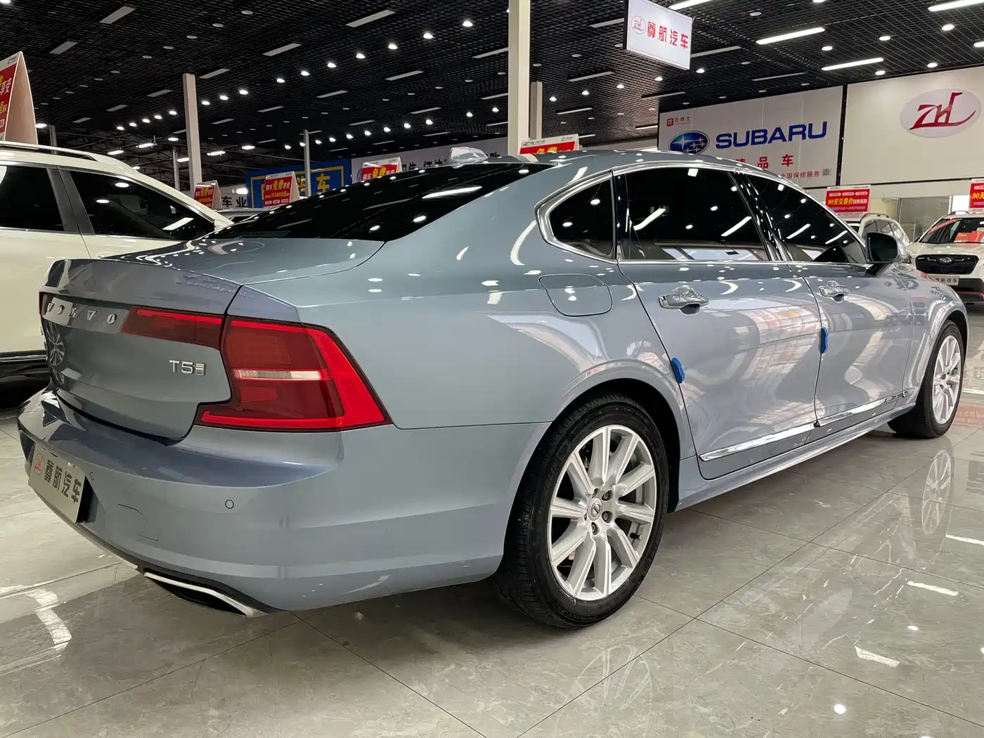 Фото 8 - Volvo S90