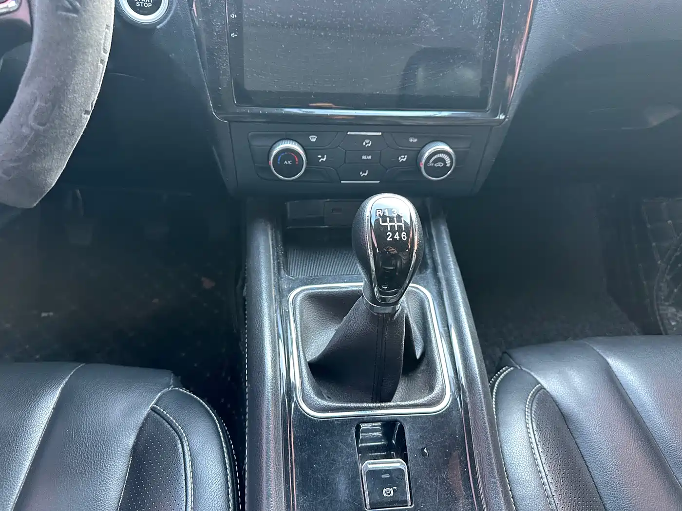 Dongfeng Fengguang Fengguang 580 2016 2016 Model 1.5T Manual Comfort Version