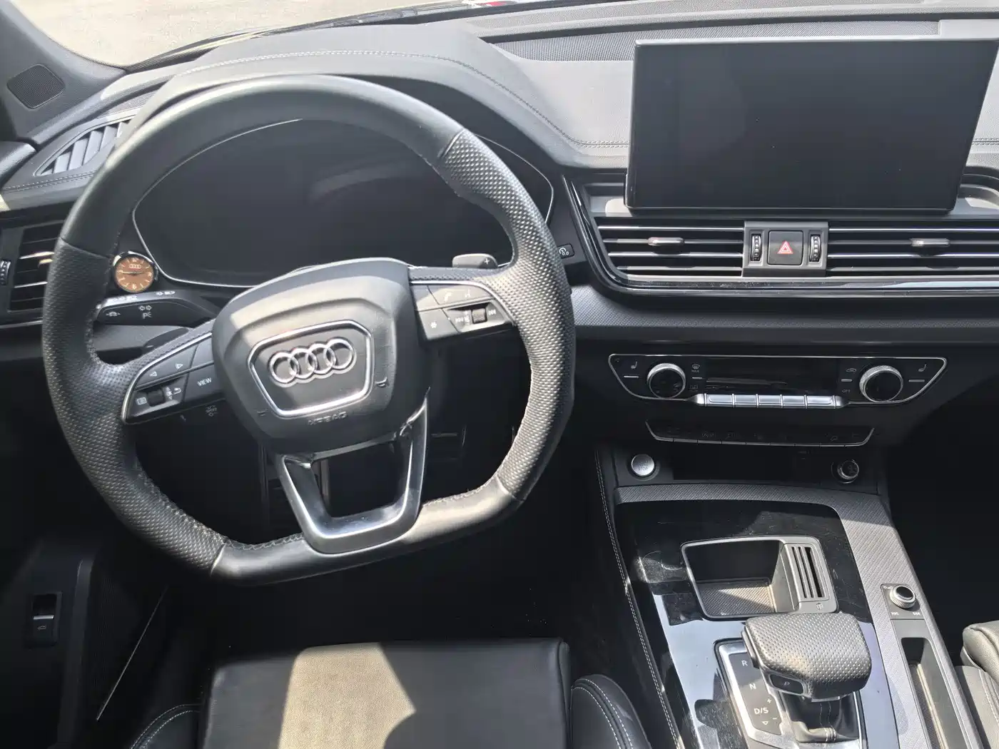 Audi Q5L 2024 Model 45 TFSI Luxury Dynamic фото 10