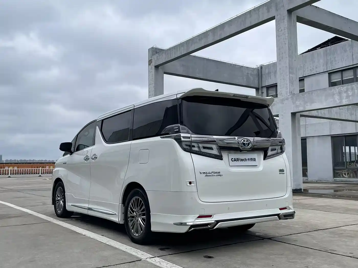 Toyota Alphard 2020 Hybrid 2.5L Premium Edition фото 7