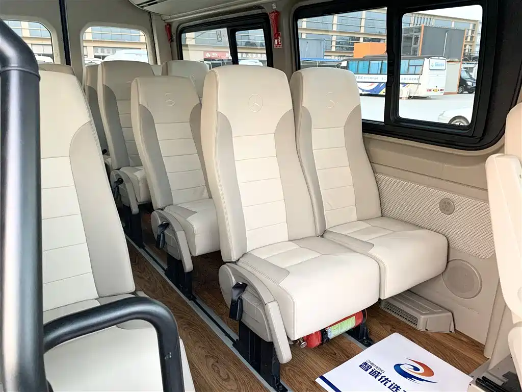 Mercedes-Benz Sprinter 2016 2.1T Premium Tour Medium Wheelbase Version фото 6
