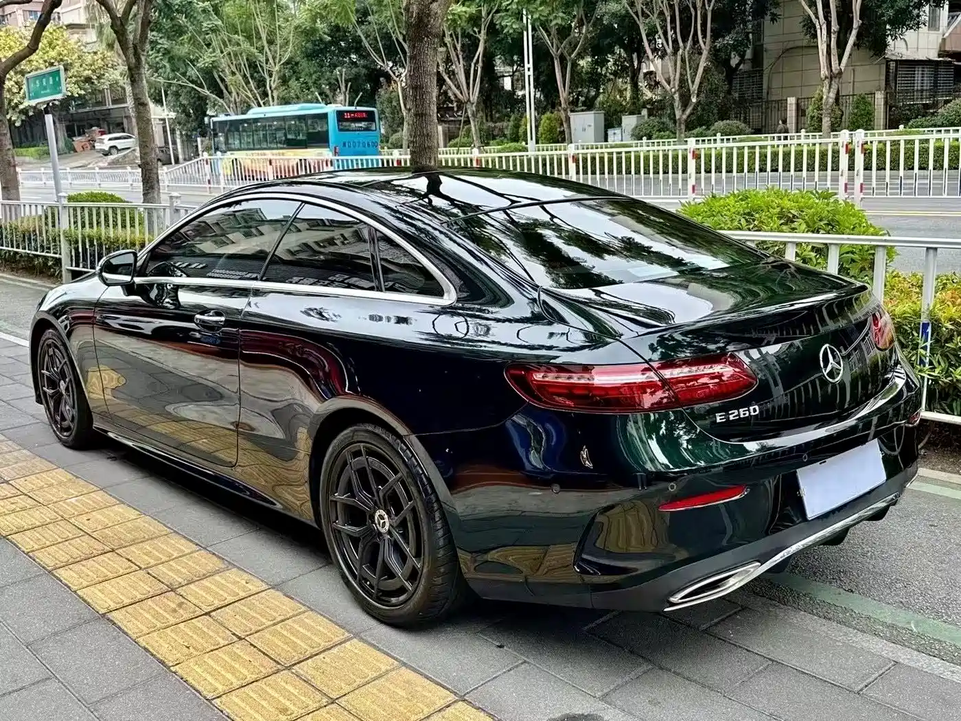 Mercedes-Benz E-Class (Import) 2023 E 300 Coupe фото 4