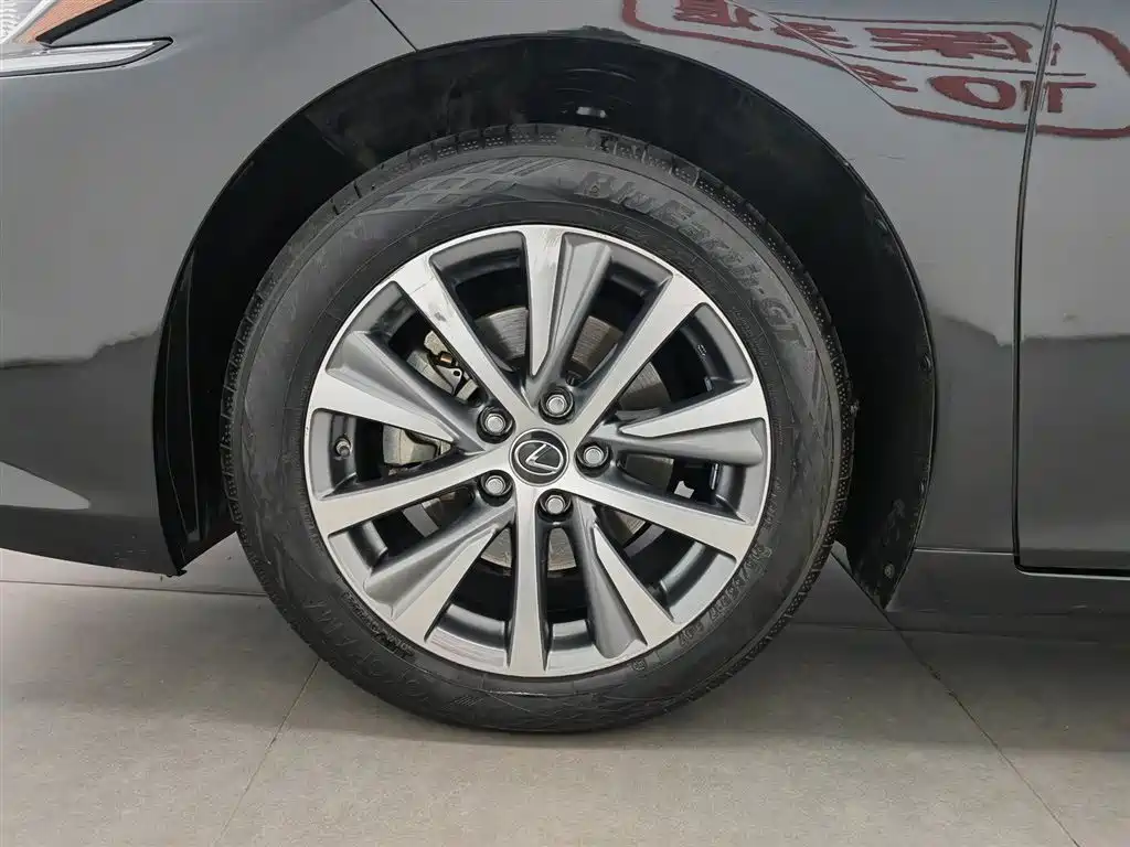 Lexus ES 2020 200 Excellence фото 17