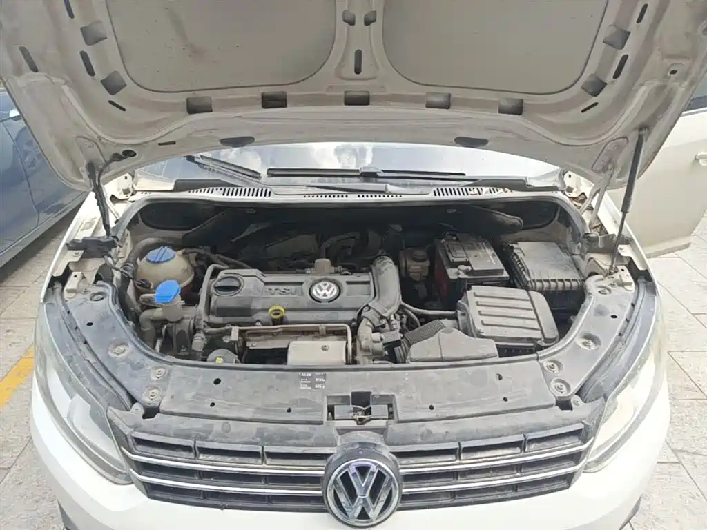 Volkswagen Touran 2013 1.4T Manual Trend 5-seater фото 20