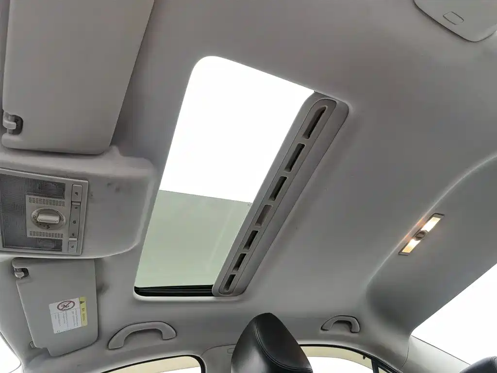 Volkswagen Santana 2015 1.6L Manual Comfort Edition фото 14