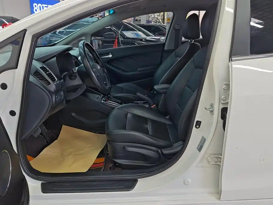 Kia K3 2016 1.6L Automatic GLS фото 9