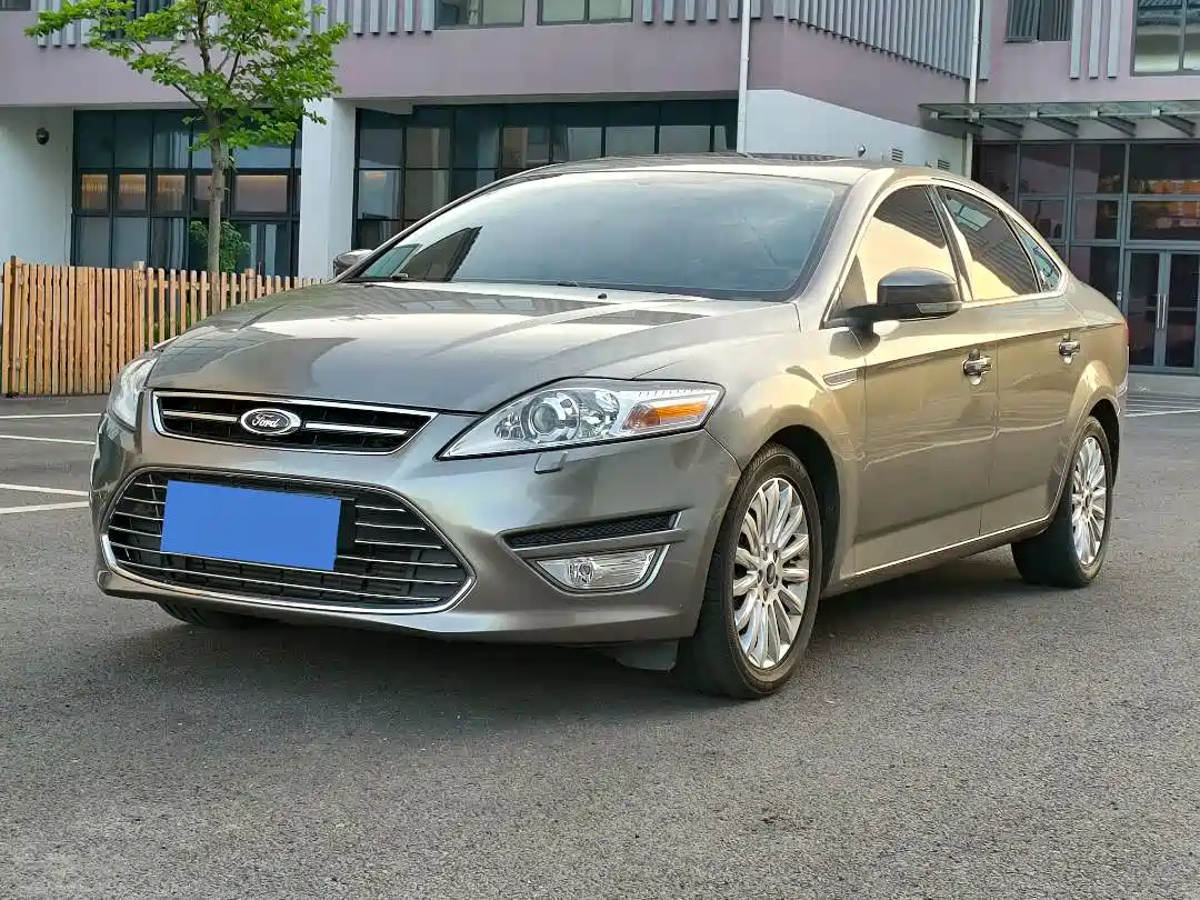 Ford Mondeo Zhisheng 2012 2011 2.0L GTDi200 Fashion