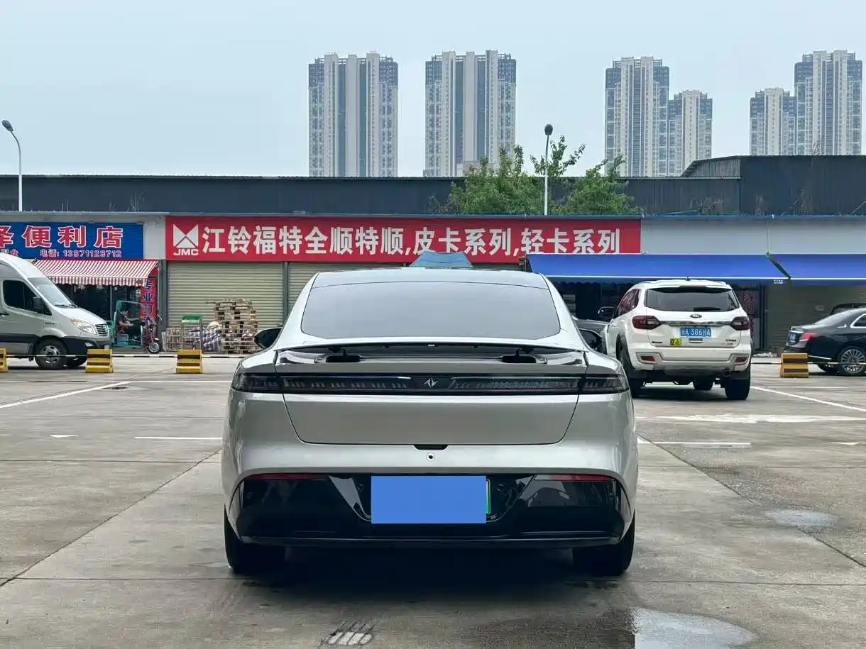 Dongfeng Yipai eπ007 2025 2025 Model BEV 565 4WD Max Navigation Edition