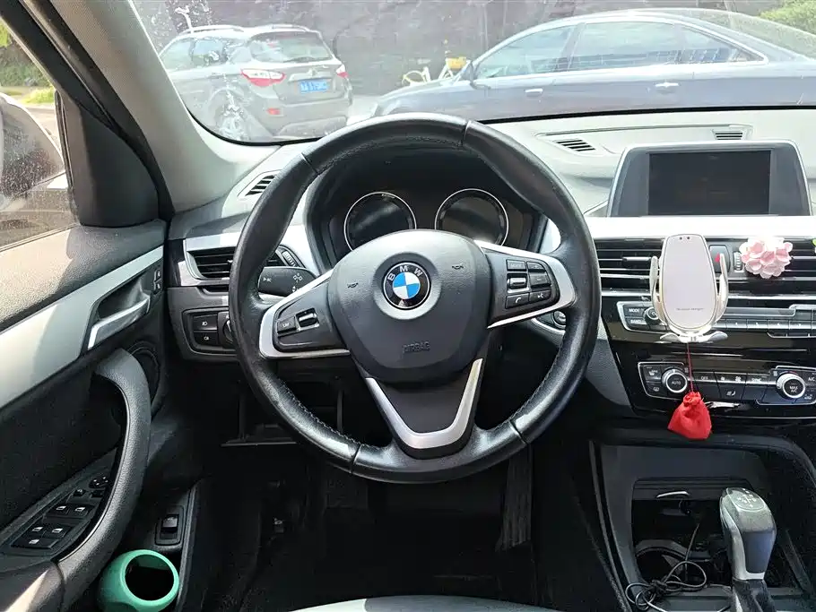 BMW X1 2019 sDrive18Li Fashion Model фото 15