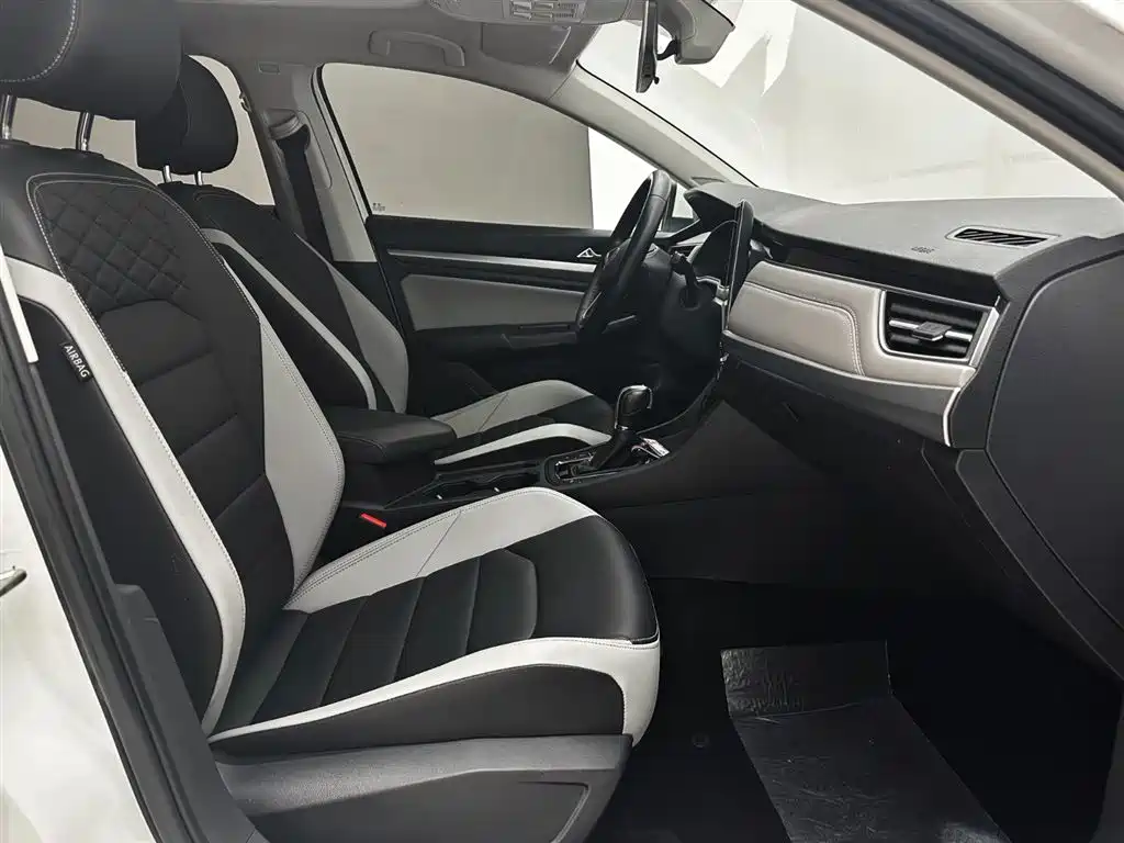 Volkswagen Bora 2023 280TSI DSG Prestige Edition фото 20