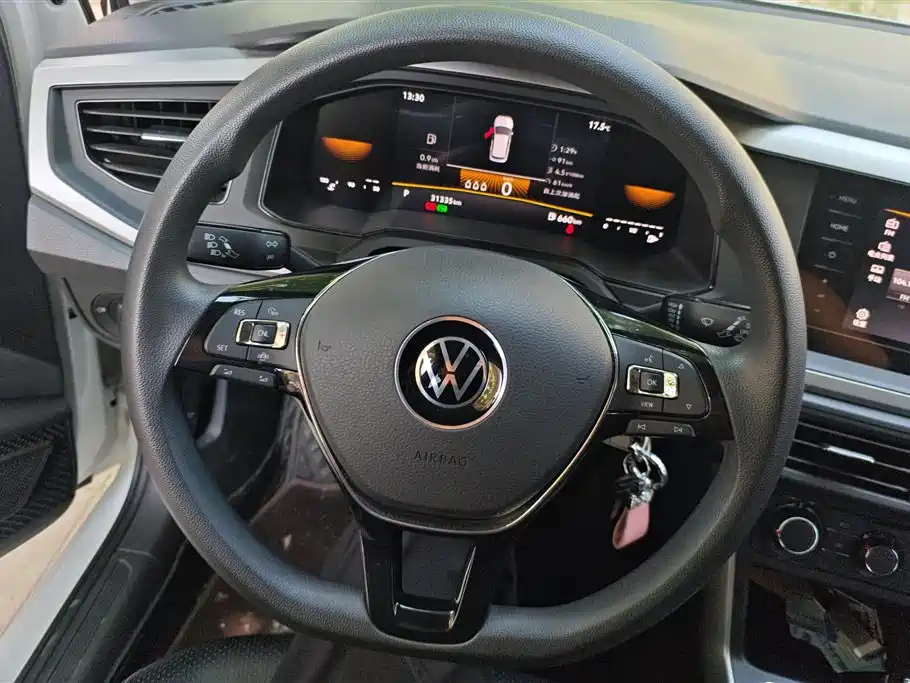 Volkswagen Polo 2023 Facelift Plus 1.5L Auto Joyful Living Edition фото 15