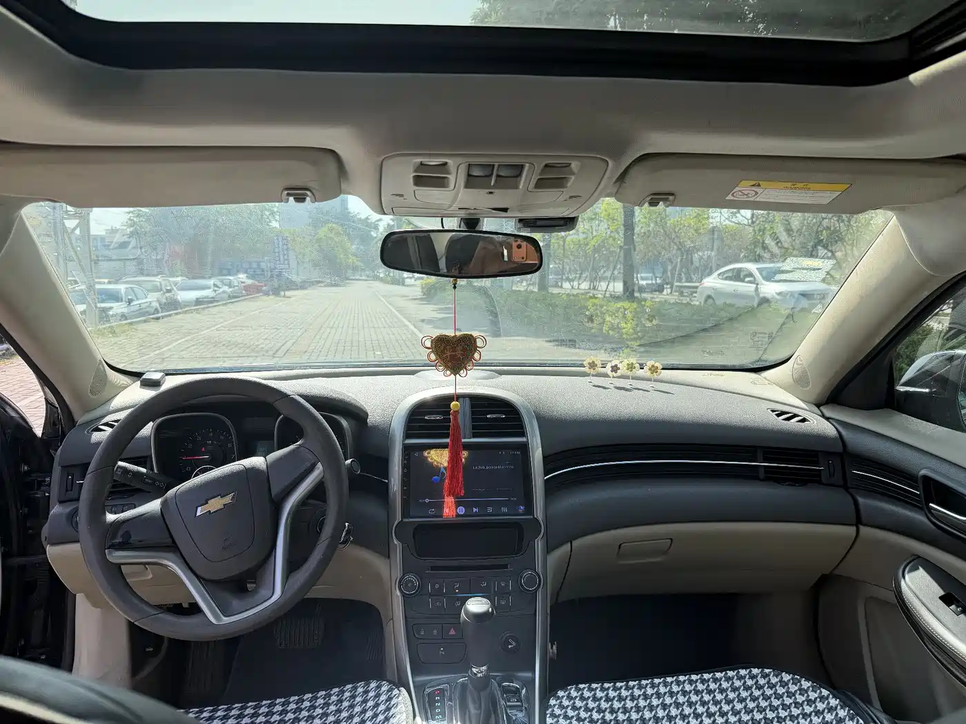 Chevrolet Malibu 2012 2.0L Automatic Comfort Edition фото 2