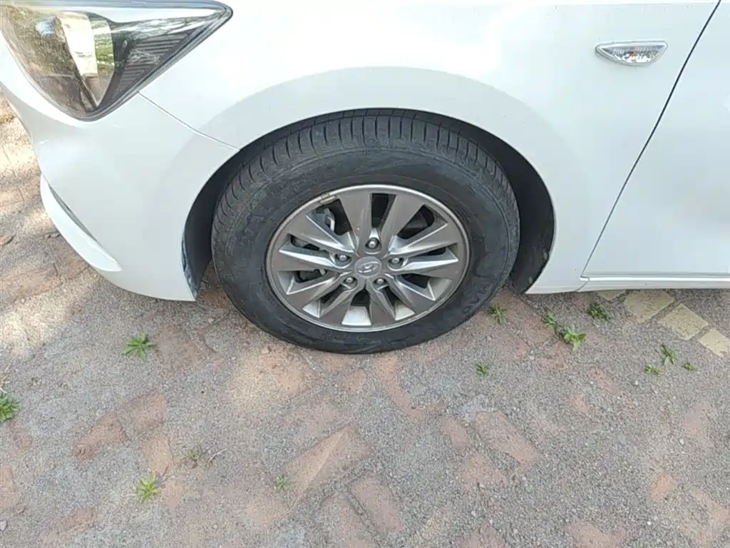 Hyundai Elantra 2017 1.6L Automatic Joy Value GLS фото 23