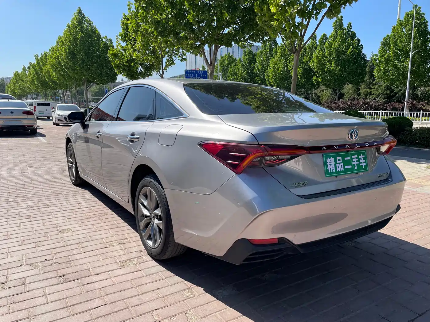 Toyota Avalon 2019 Hybrid 2.5L Luxury Edition China VI фото 6