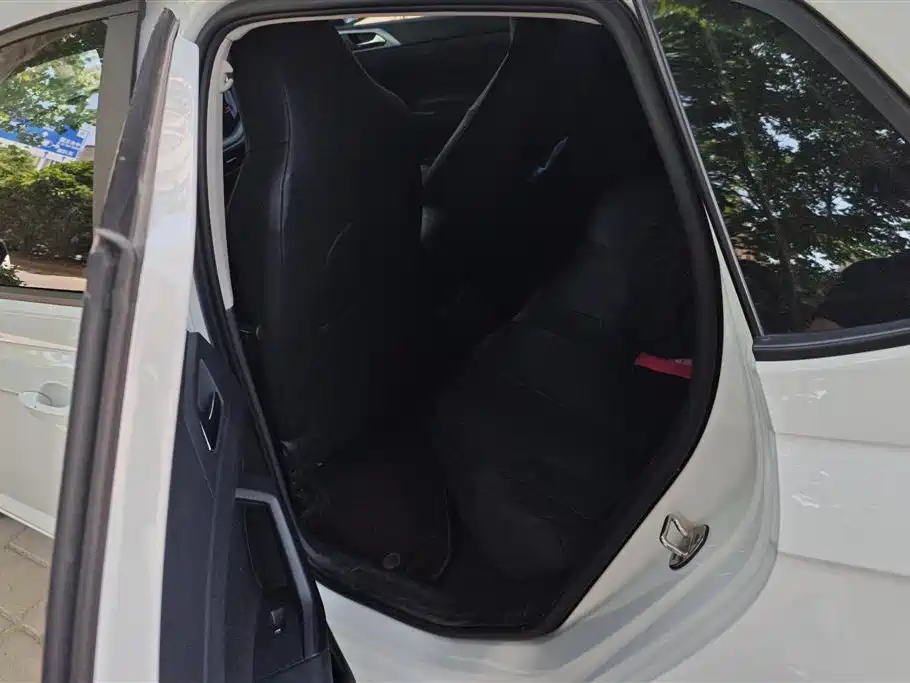 Volkswagen Polo 2023 Facelift Plus 1.5L Auto Joyful Living Edition фото 11