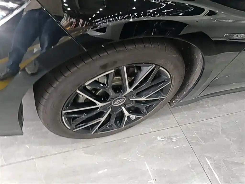 BYD Han 2025 DM-i 125KM Premium фото 23