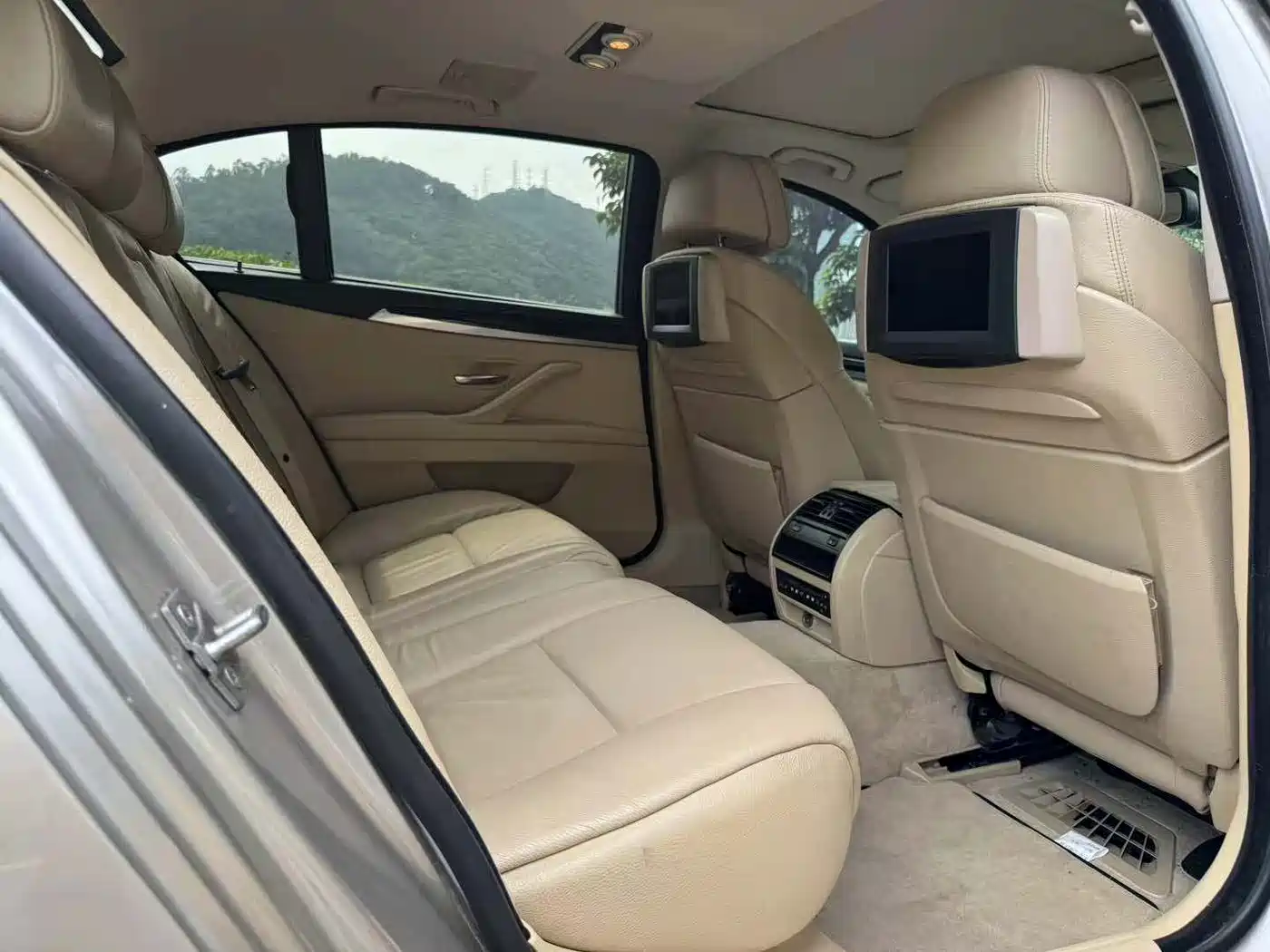 BMW 5 Series 2012 535Li Luxury фото 10
