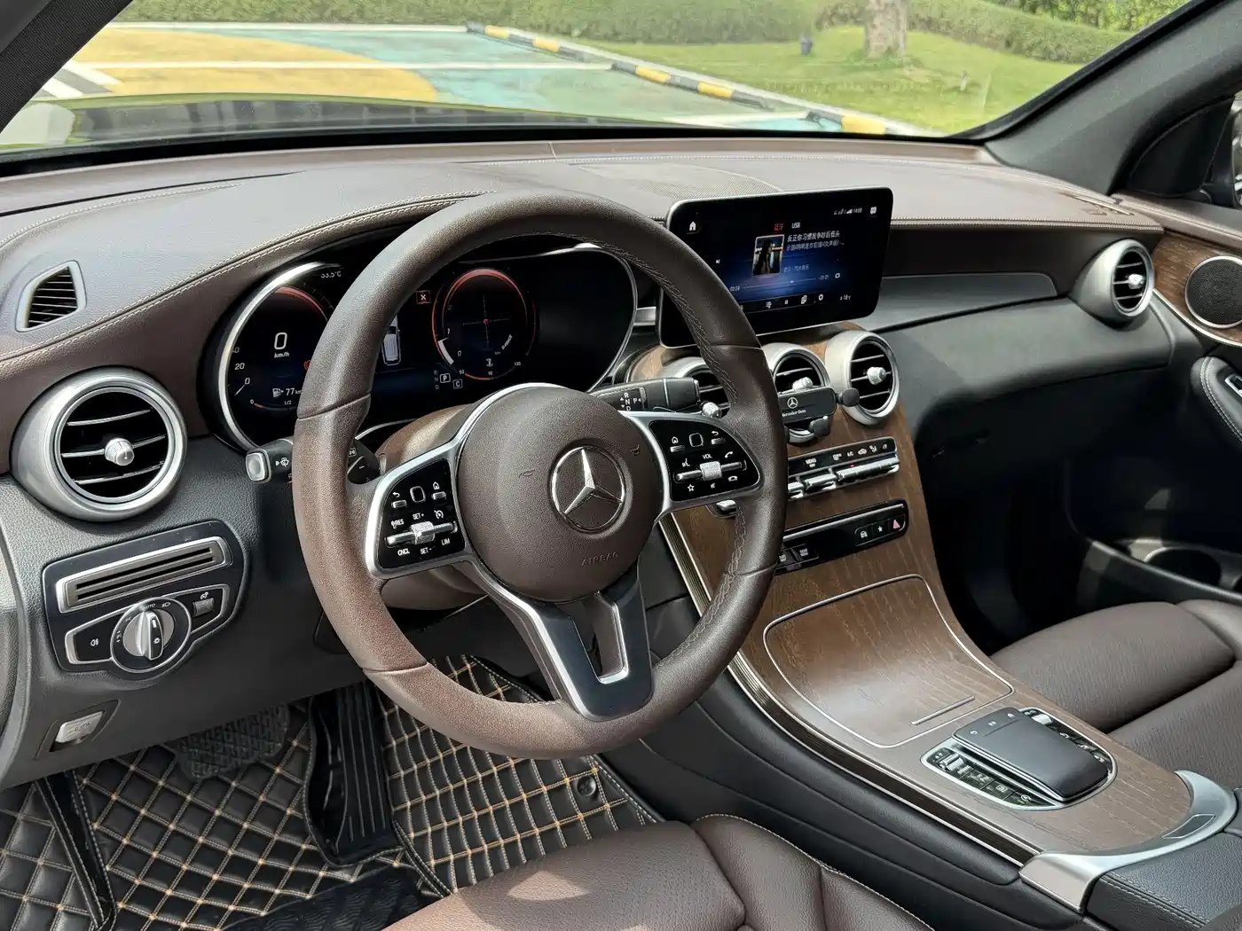 Mercedes-Benz GLC 2022 Facelift GLC 300 L 4MATIC Dynamic Collector's Edition фото 15