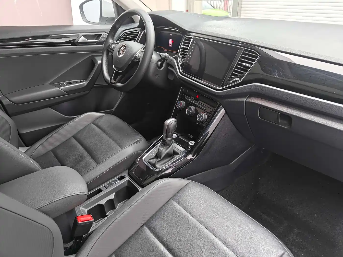 Volkswagen T-ROC 2021 Facelift 280TSI DSG 2WD Comfort Smart Connect Edition фото 14