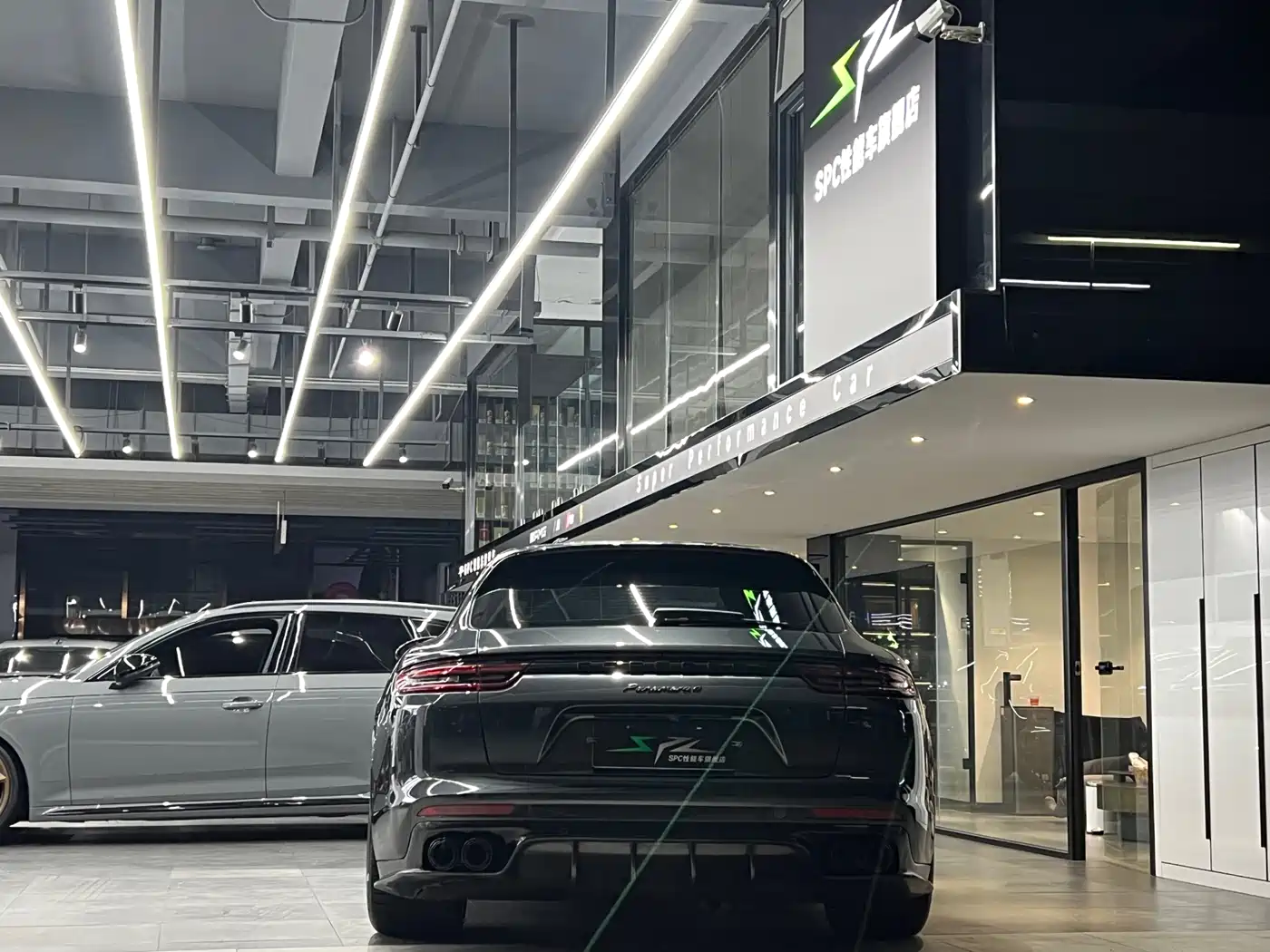 Porsche Panamera 2017 Panamera 4 Sport Turismo 3.0T фото 16
