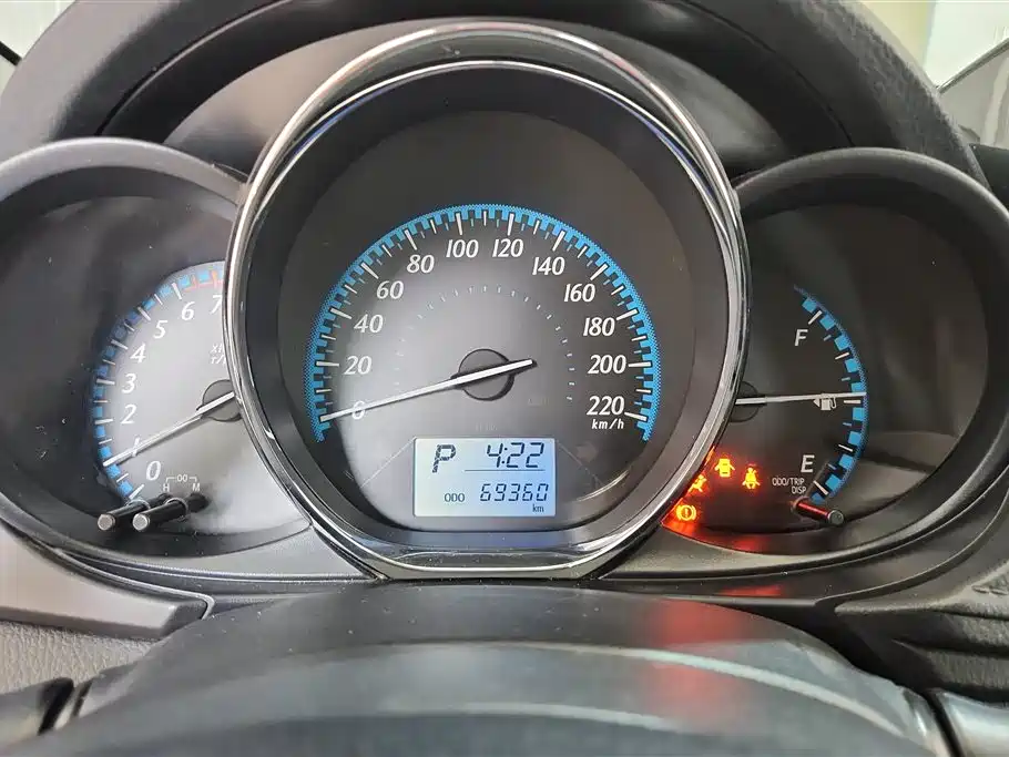Toyota YARiS L Zhi Xuan 2015 1.5E Auto Charming Edition фото 14