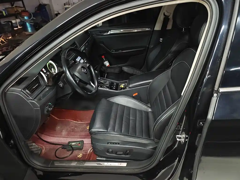Škoda Superb 2018 TSI330 DSG Luxury Edition China V фото 11