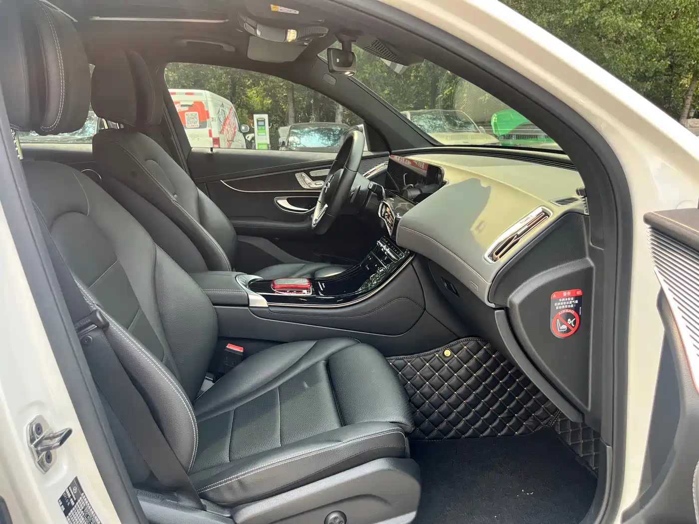Mercedes-Benz EQC 2021 EQC 400 4MATIC фото 12
