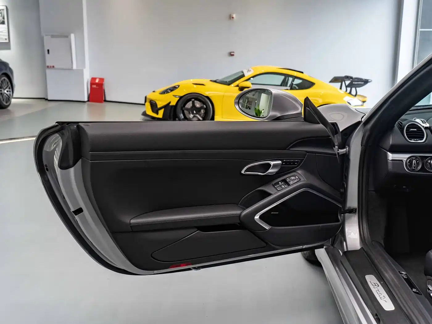 Porsche 718 2022 Boxster 2.0T фото 15