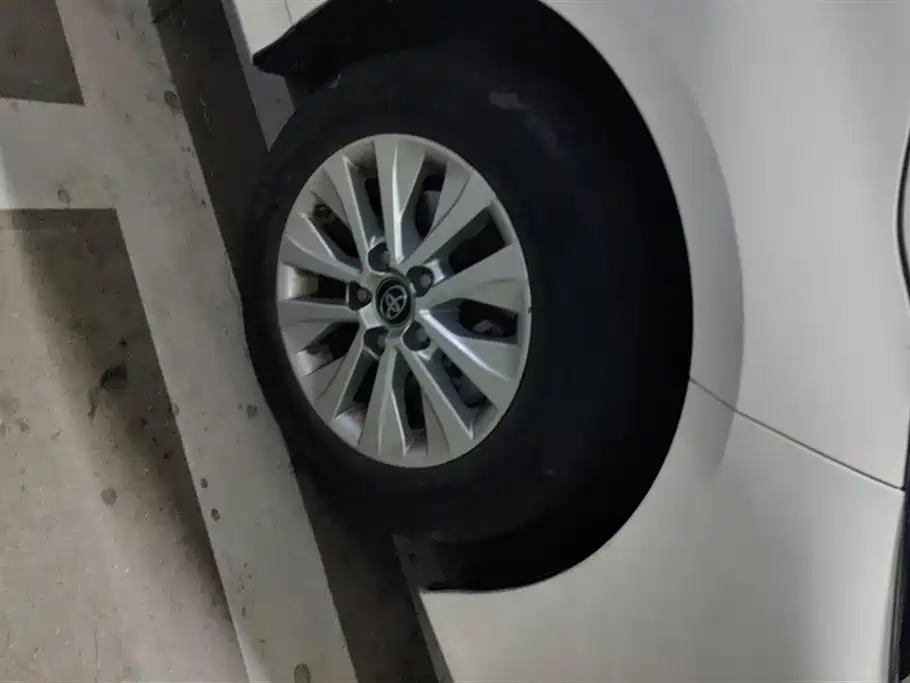 Toyota Corolla 2019 1.2T S-CVT GL-i Elite Edition фото 6