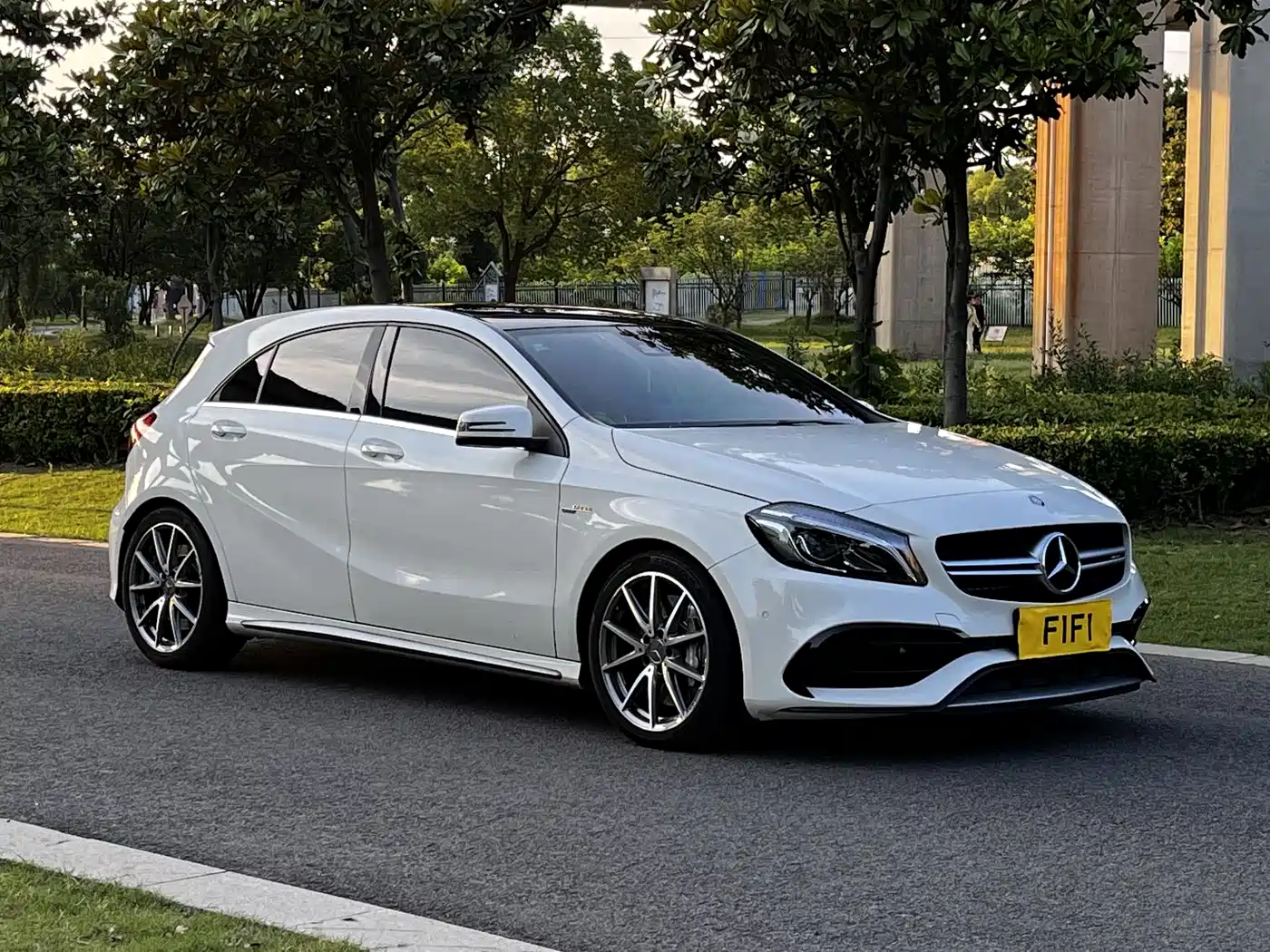 Mercedes-Benz A-Class AMG (Import) 2016 AMG A 45 4MATIC фото 3