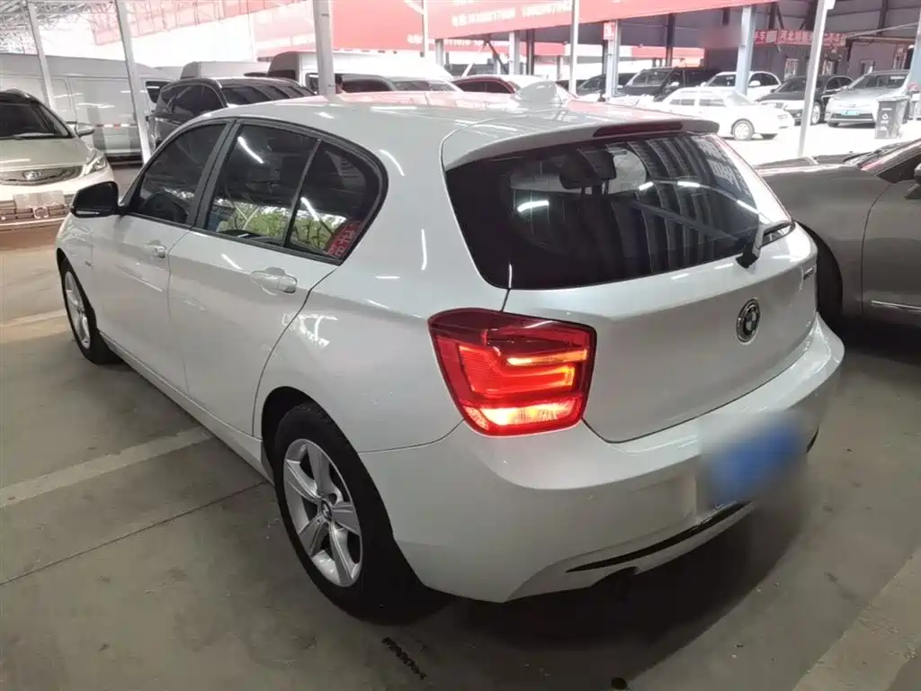BMW 1 Series (Import) 2013 Facelift 118i Sport Model фото 5