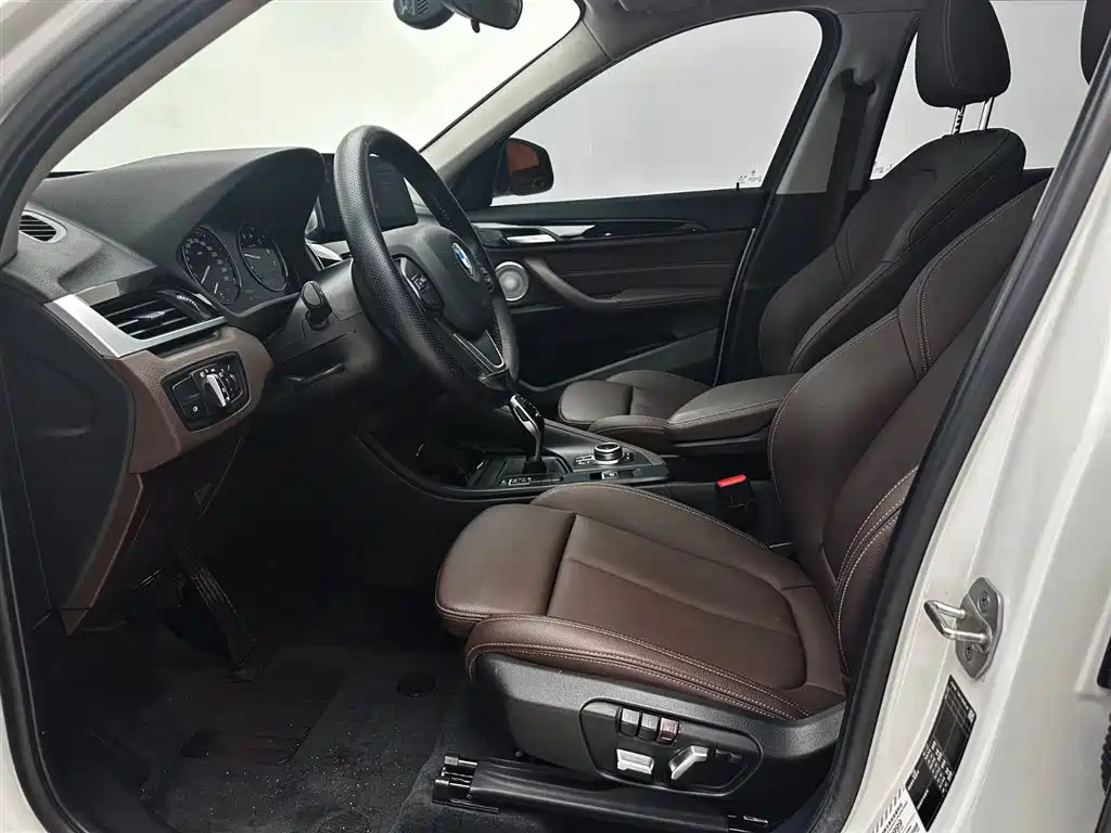 BMW X1 2021 Facelift sDrive20Li Fashion фото 19