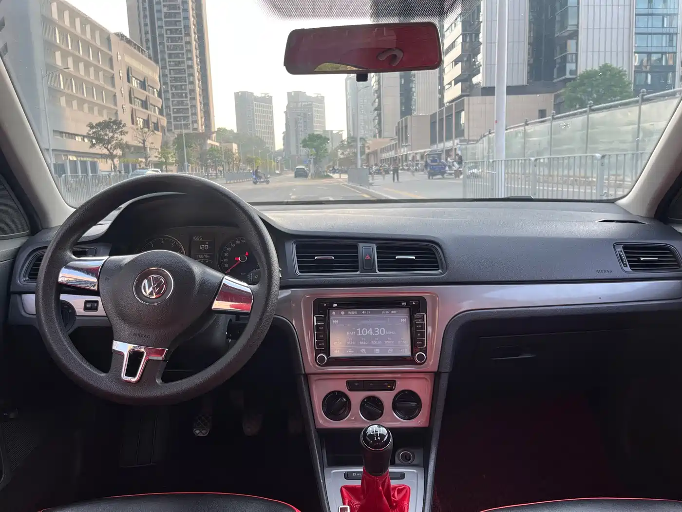 Volkswagen Lavida 2013 1.6L Manual Trend Edition фото 8