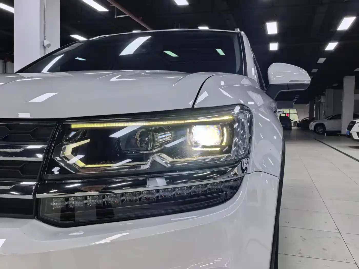 Volkswagen Tharu 2022 280TSI FWD Luxury Edition фото 4