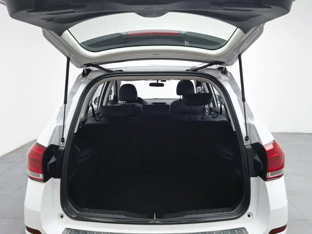 Photo 16 - Haval H6