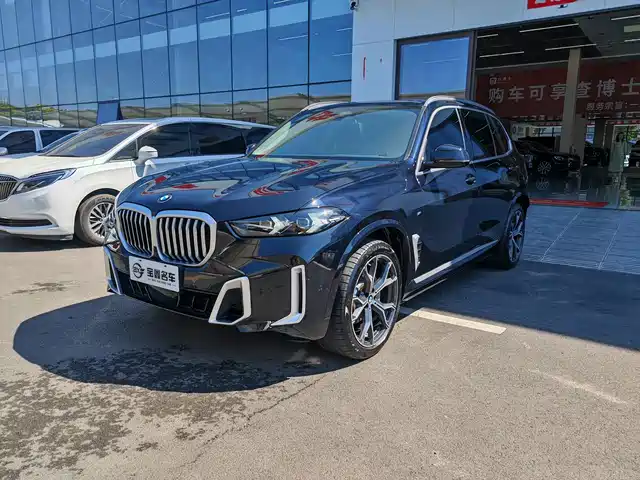 BMW X5 2023 xDrive 30Li Premium M Sport Package — фото 1