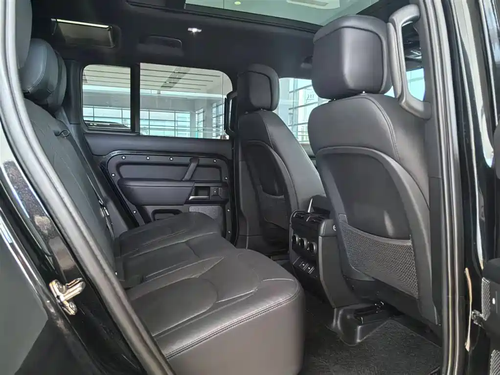 Land Rover Defender 2023 Facelift 110 5.0T V8 фото 12