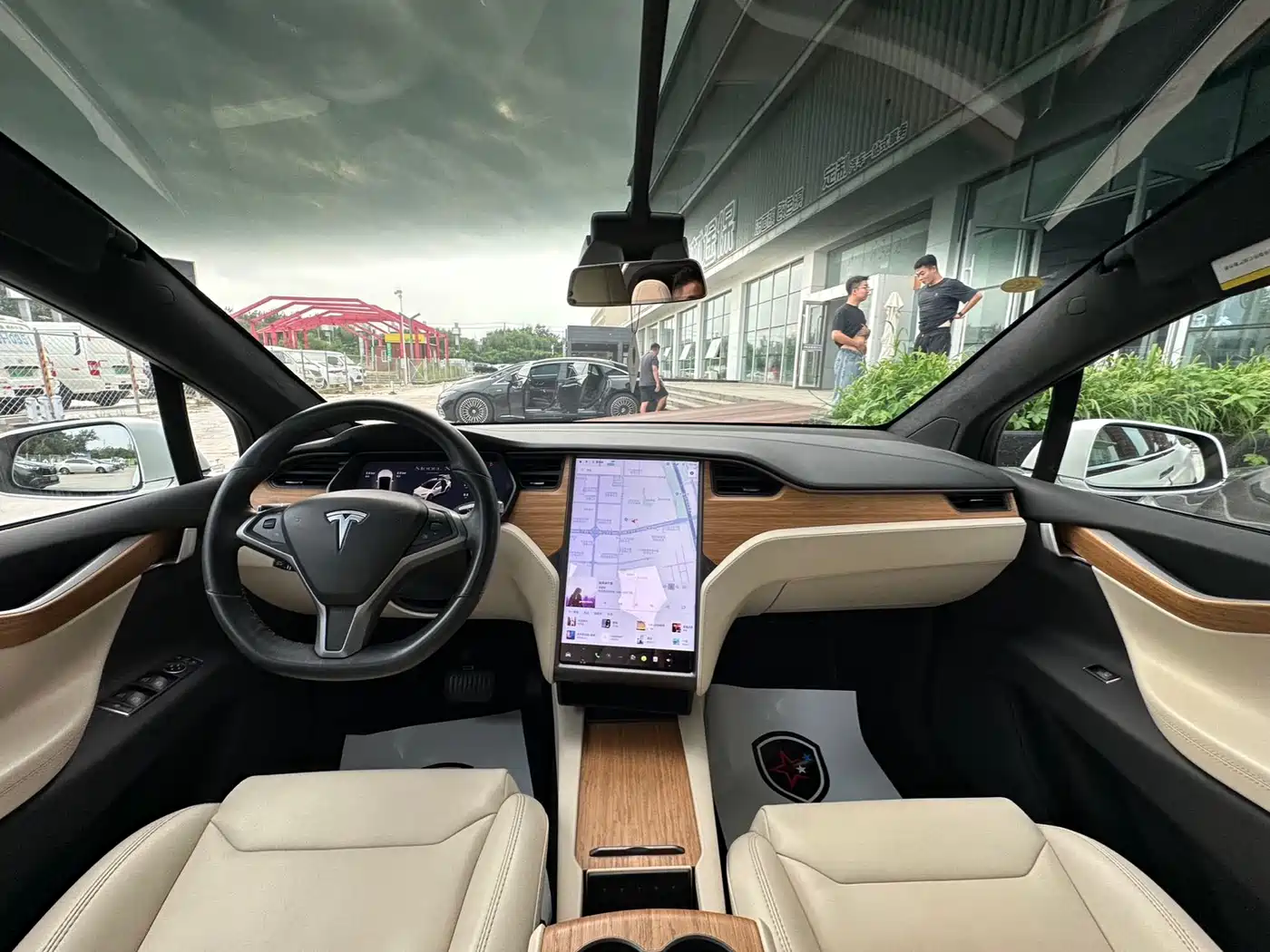 TESLA MODEL X
